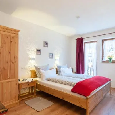 Hotel Effland mit Innenpool und Sauna 1 Stunde zur Privatnutzung pro Tag，位于贝里斯泽尔的酒店