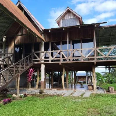 My Country House Paradise, Rio Celeste!，位于San Rafael的酒店