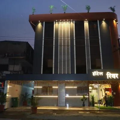 Hotel River Park，位于纳威孟买的酒店