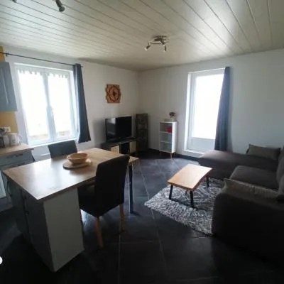 Logement au coeur de l'Auvergne，位于Lorlanges的酒店