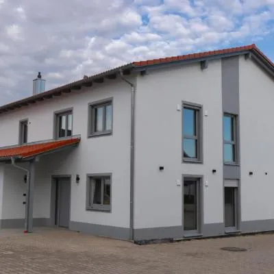 Gasthaus Karpfinger，位于Aiterhofen的酒店