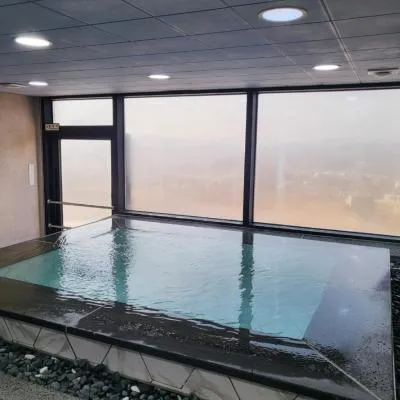 WJ Hotel Pool House，位于原州市的酒店