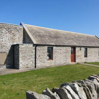 Woodwick Mill Cottage，位于Evie的酒店