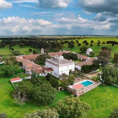 Hotel Rural El Vaqueril，位于纳瓦斯-德尔马德罗尼奥的酒店