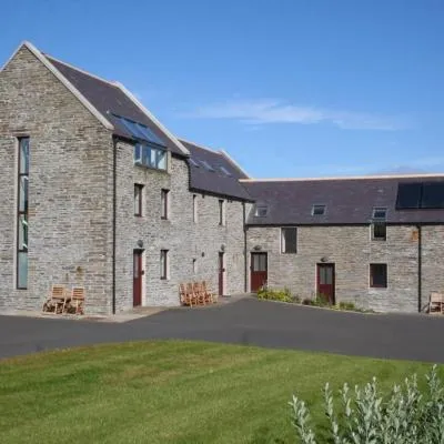 Woodwick Mill - Kiln & Sheafy Apartments，位于Evie的酒店