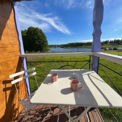 Les logements insolites de la Base Nautique，位于Verneuil的酒店