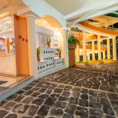 Gran Karmel Hotel，位于Santa Cruz Muluá的酒店