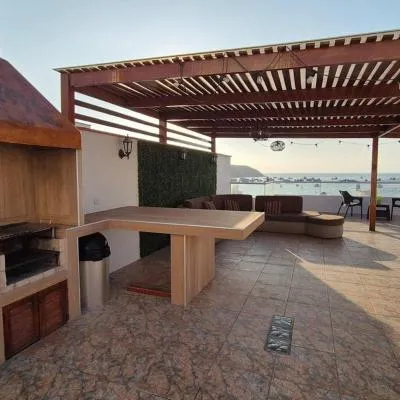 Apartamento duplex a 1 cuadra de Playa Naplo，位于普库萨纳的酒店