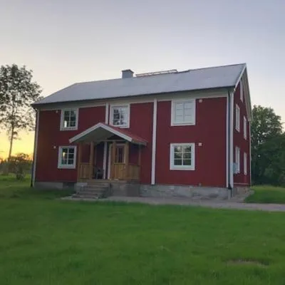 Newly renovated cozy house Urshult-Åsnen-south Småland，位于Urshult的酒店