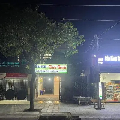 Nhà Nghỉ Thiên Thanh Long Hải，位于隆海的酒店