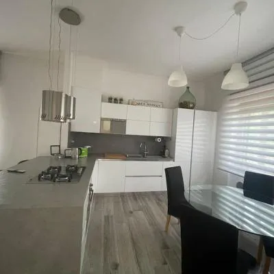 HOUSE MINOU' Lake Como，位于卡洛尔齐奥科尔泰的酒店