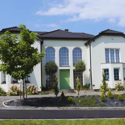 The Peaceful House，位于Zebrzydowice的酒店