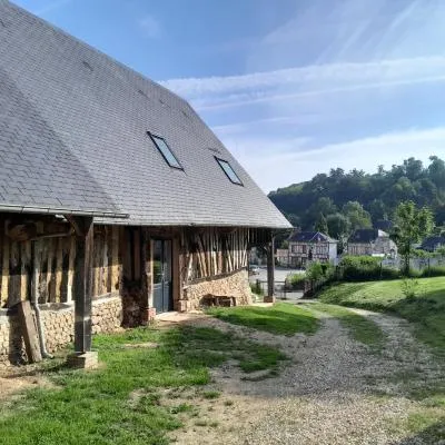 La Charretterie Cœur du village typique Normand，位于Saint-Christophe-sur-Condé的酒店