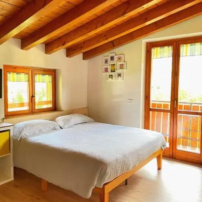 Ortighera Monolocale Relax sulla ciclabile，位于Lenna的酒店