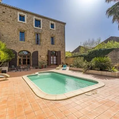 Maison Dix Chambres d'hôtes et Espace SPA Bien être，位于Néffiès的酒店