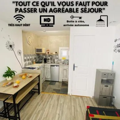 Studio centre village Soligny la Trappe proche Mortagne au perche -Sanateflo -，位于Soligny-la-Trappe的酒店