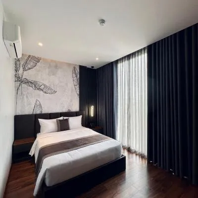 LION 12 Hotel，位于芹苴的酒店