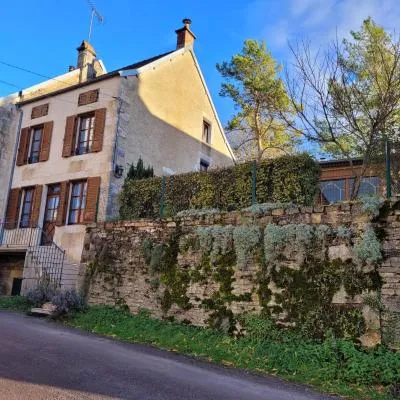 Maison de charme 175m2 - 5 chambres，位于Aignay-le-Duc的酒店
