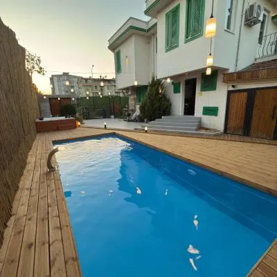 Yeşil Panjurlu Bahçeli Villa，位于Nilüfer的酒店