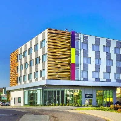 Qubus Hotel Żory，位于若雷的酒店