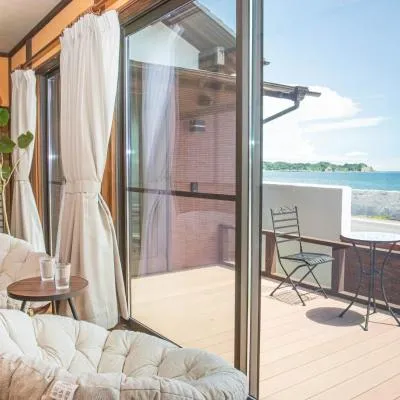 Ocean Front Villa Katsuura やどかり，位于Kawazu的酒店