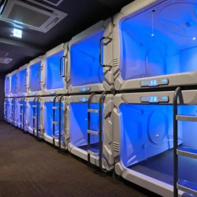 Capsule Hotel Manyudo"There are no private rooms," - Vacation STAY 33390v，位于京都的酒店