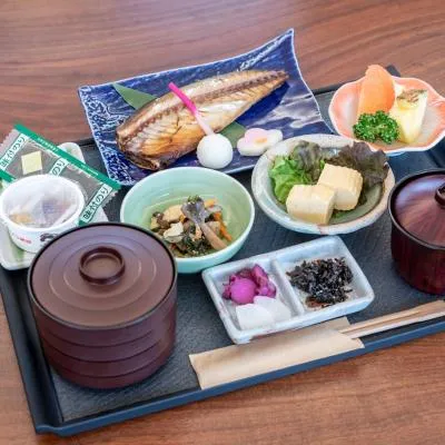 Business Hotel Awaikeda Eleven 2，位于三好市的酒店