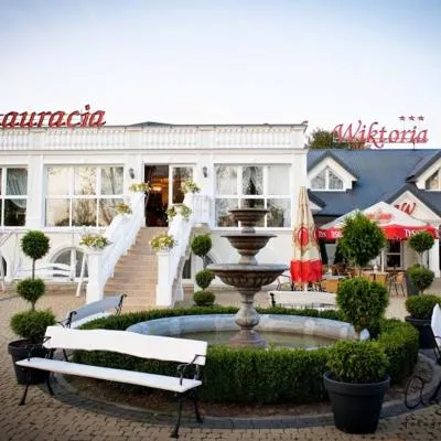 Hotel Wiktoria，位于Wiązowna的酒店