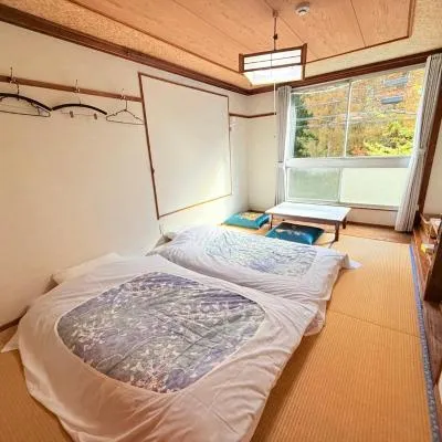 Guesthouse KAZURABASHI，位于三好市的酒店