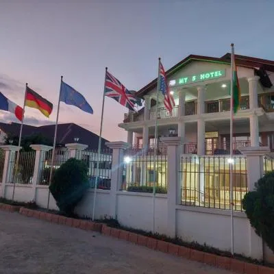 My5 Hotel，位于库马西的酒店