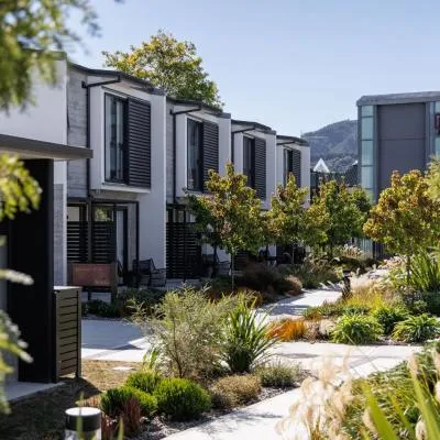 The Village Apartments at NZCIS，位于上哈特的酒店