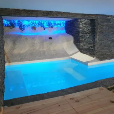 Residence Aqualiva à Valberg Piscine privative dans chacun des appartements situé à 20 m des pistes de ski，位于瓦尔堡的酒店