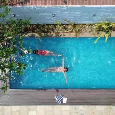 Nehamrit Farmstays with Pool, Near Malshej Ghat，位于Murbād的酒店