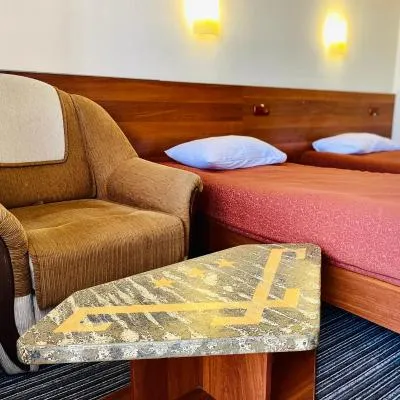 Intourist-Zakarpattia Hotel，位于乌日霍罗德的酒店