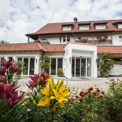 Hotel & Restaurant "Am Obstgarten"，位于Oberteuringen的酒店