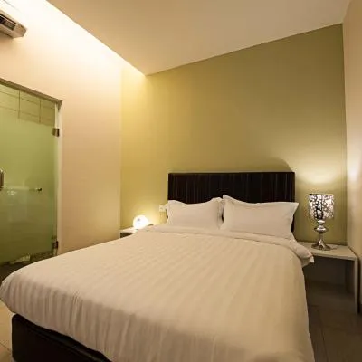 Seven Hotel，位于Putatan的酒店