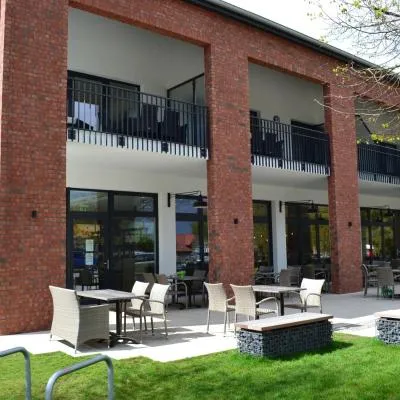Pension Seecafé，位于Zarrentin的酒店