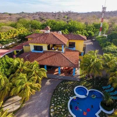 Solyar Luxury Spanish Beachfront Home，位于波乔米尔的酒店