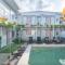 Surf Inn Boutique Backpackers - FREE BREAKFAST