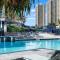 Circle on Cavill - Self Contained & Privately Managed - Wow Stay