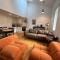 2 Bed 2 bath with Private Parking