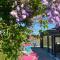 Josephine's Guesthouse - WOMEN ONLY with rooftop and community area