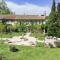 Domaine de Rhodes - 5 Chambres et 7 locations de vacances