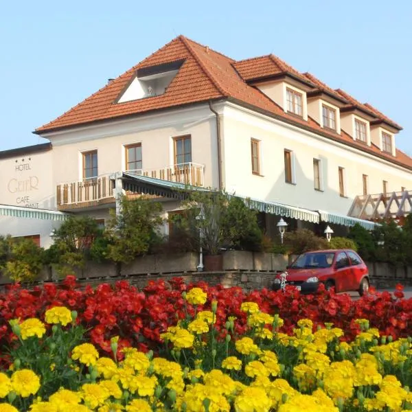 Hotel Geier，位于Krumbach Markt的酒店