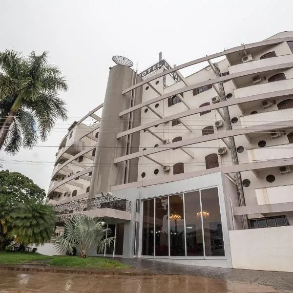 Piloes Palace Hotel，位于Mineiros的酒店