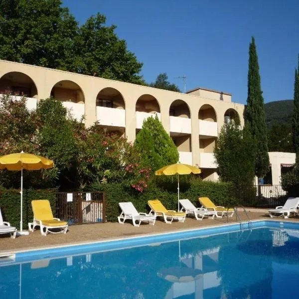 拉鲁西荣乐酒店，位于Montbolo的酒店