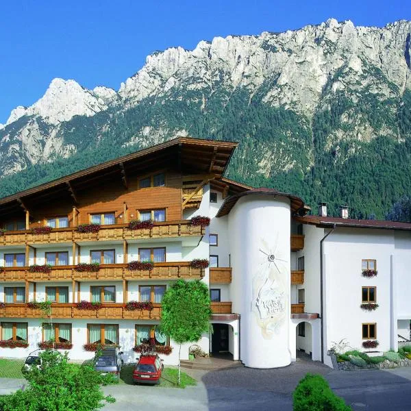 dasKAISER - Dein Gartenhotel in Tirol，位于蒂尔塞的酒店