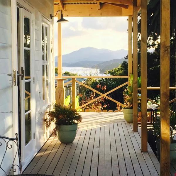 Marriners Luxury Guesthouse，位于Rawene的酒店