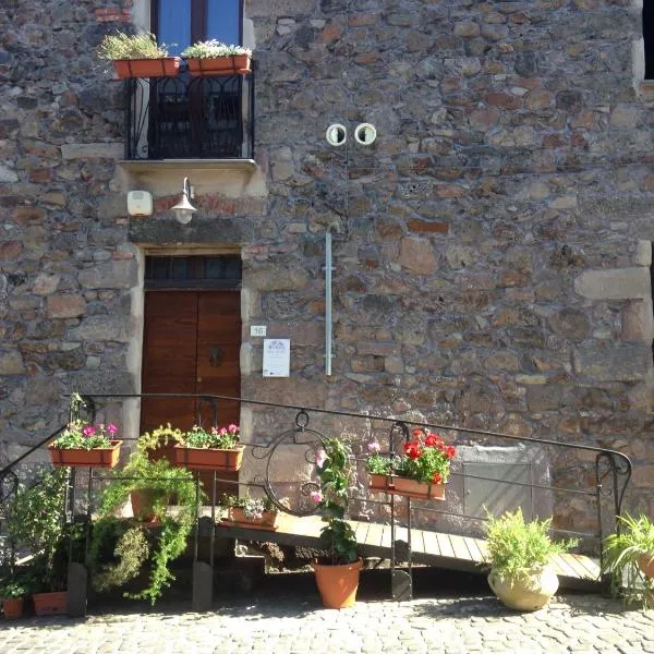 Casa Castori，位于Bolotana的酒店