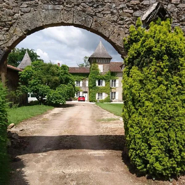 Pierre Deluen Domaine de la Grange de Quaire，位于Saint-Quentin-sur-Charente的酒店